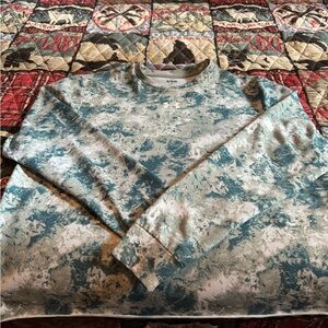 Under Armour long sleeve cropped nylon shirt!